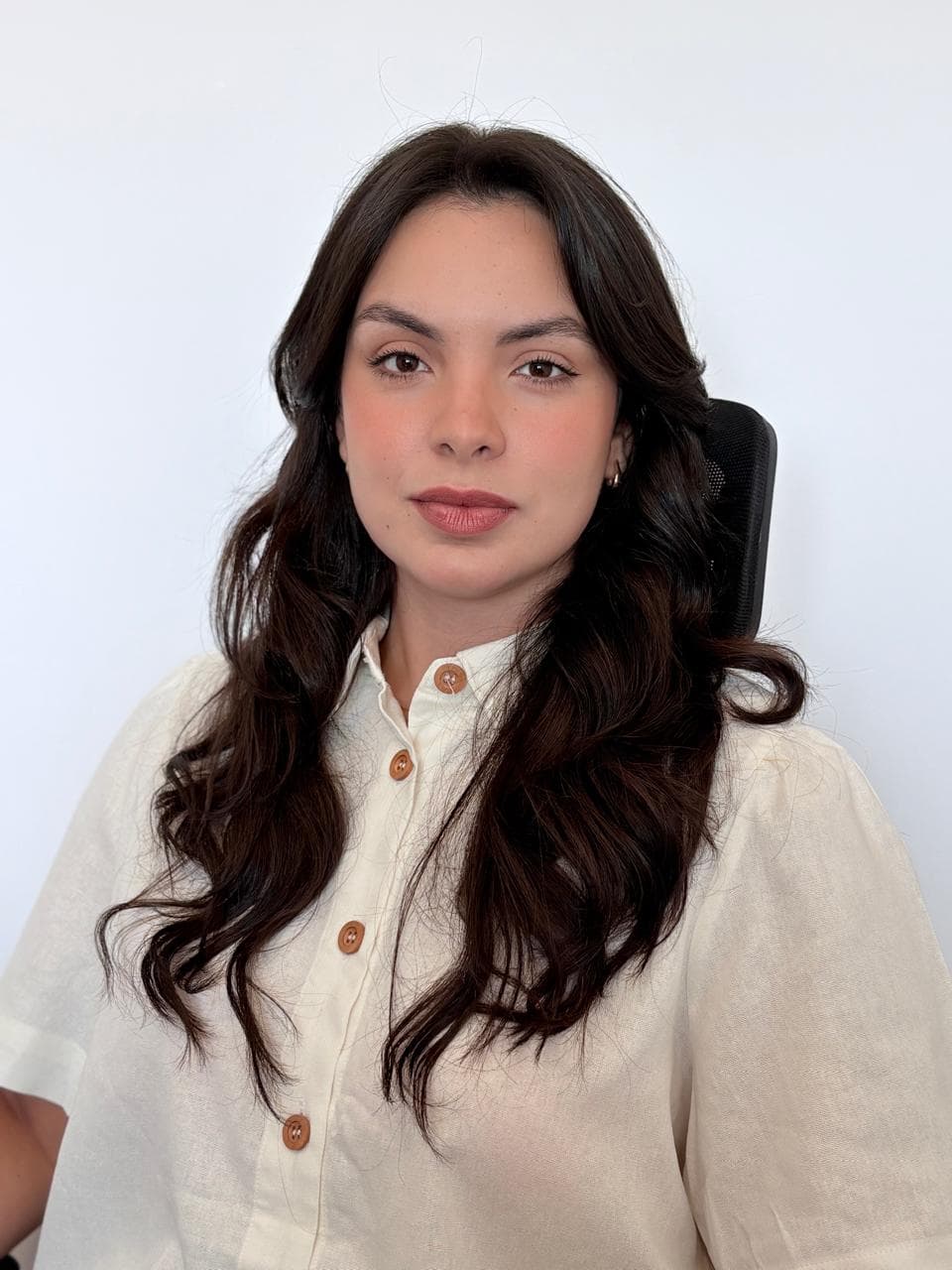 Retrato profissional da psicóloga Elayne Graziele